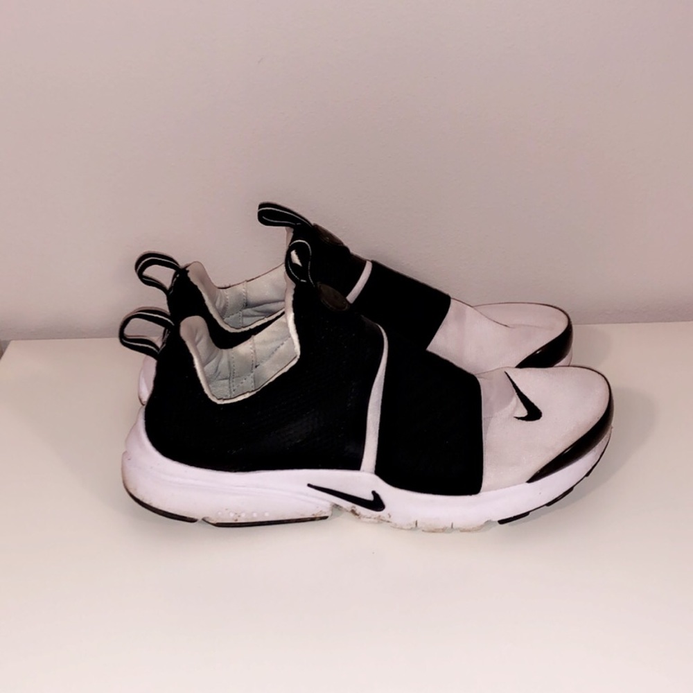 Black and white nike shoes
